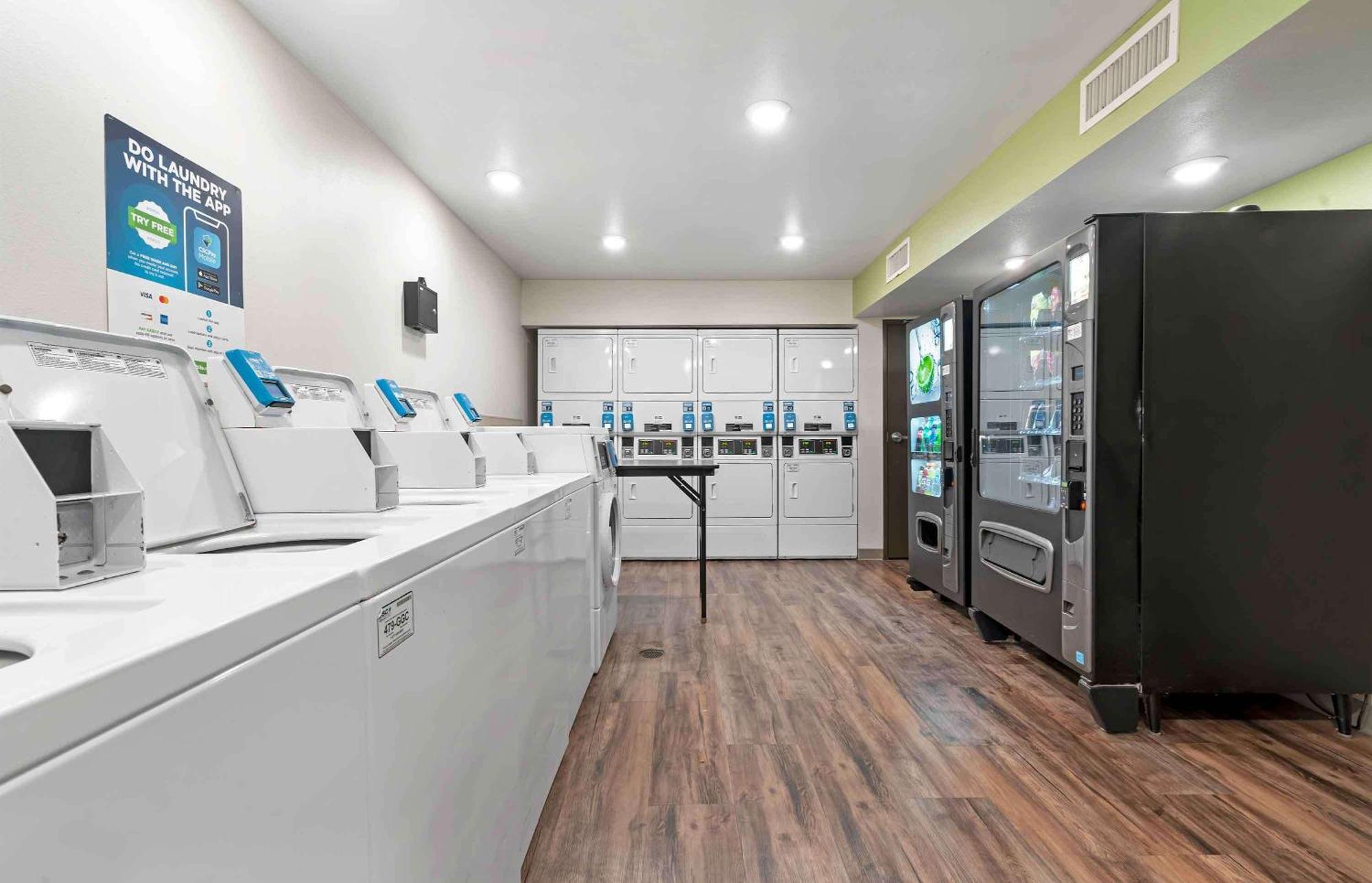 Extended Stay America Select Suites - Orlando - Airport المظهر الخارجي الصورة